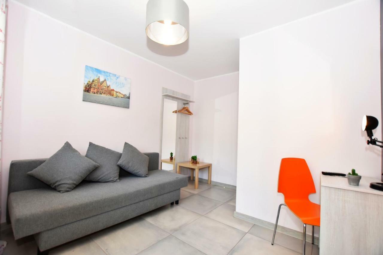 City Central Hostel Laciarska Wrocław Zewnętrze zdjęcie